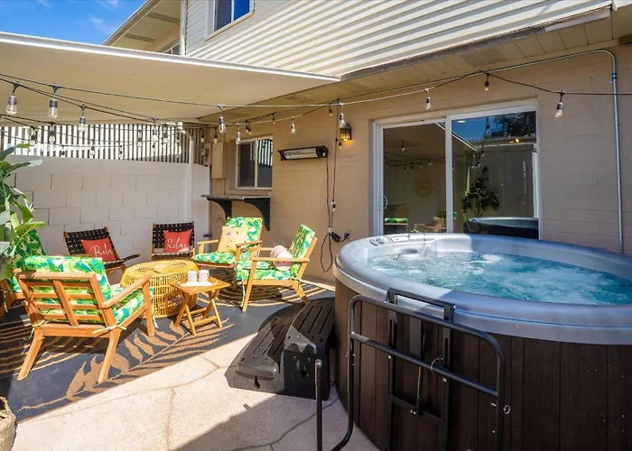 Holiday home 3 King Beds, Pvt Hot Tub, 15 Min Barrett Jackson! Scottsdale