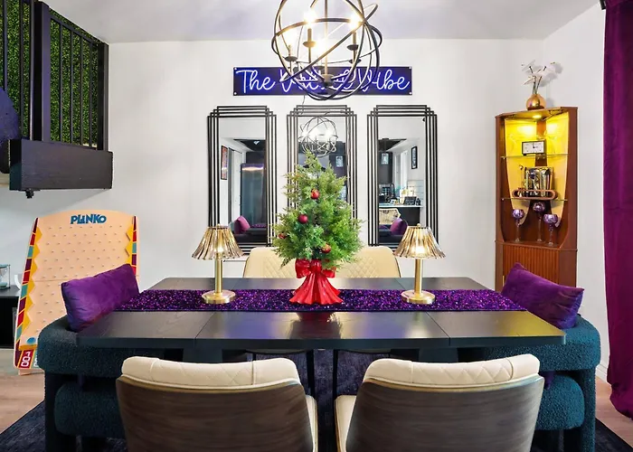 3 King Beds, Pvt Hot Tub, 15 Min Barrett Jackson! Holiday home Scottsdale